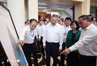 Party chief inspects operations of two-tier local administration model in Hanoi